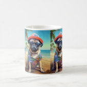 Mops am Strand, Sommergeschenk für Hundefreunde Kaffeetasse (Mittel)