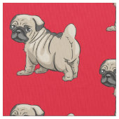Mops auf hellrotem Hintergrund Stoff (Nahaufnahme)