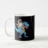 Mops auf T-Rex surft Dinosaurier Lustiger Hundebes Kaffeetasse (Links)