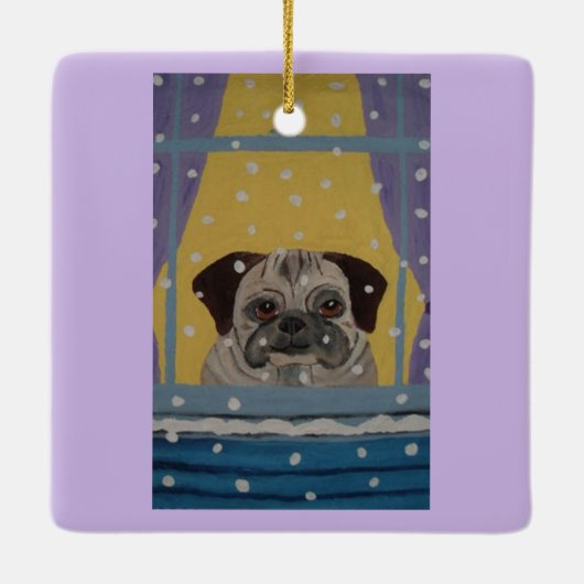 Mops beim Schneefall zusehen Keramikornament (Rückseite)