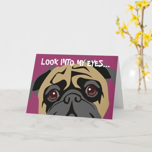 Mops beobachtet Geburtstag Karte (Gelbe Blume)