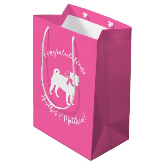 Mops Dog Babydusche Mädchen Pink mit Bow Mittlere Geschenktüte (Rückseite Schrägansicht)