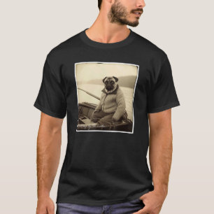 Mops-Fischer auf einem Boot Süßer Humor T-Shirt