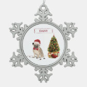 Mops Funny Christmas Dog mit Baum Schneeflocken Zinn-Ornament (Vorderseite)