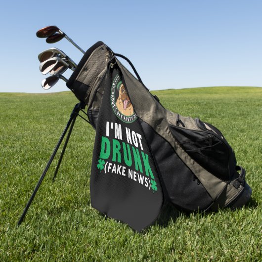 Mops für St Patrick's Day Paddy Party Golfhandtuch (Gras)