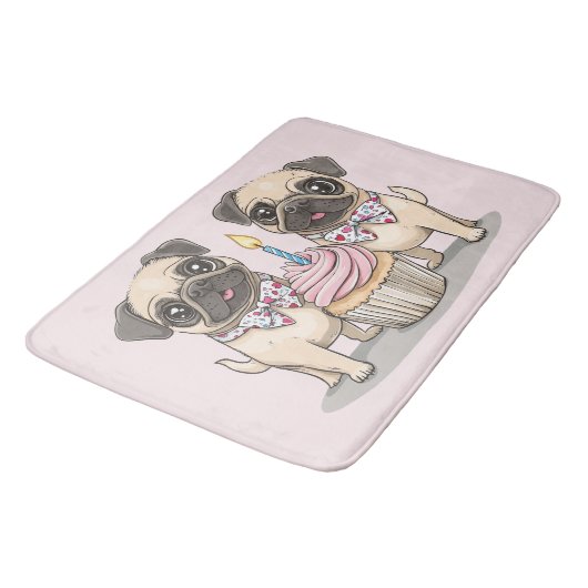 Mops Geburtstag Hunde Cupcake Badematte (Schrägansicht)