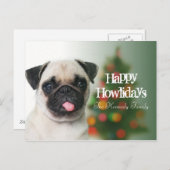 Mops gegen Weihnachtsbaum mit Bukett Feiertagspostkarte (Vorne/Hinten)
