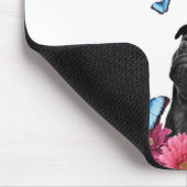 Mops Gerbera Butterflies | Niedlicher Schwarzhund Mousepad (Ecke)