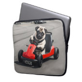 Mops-Go-Kart-Rennen Laptopschutzhülle (Vorderseite Links)