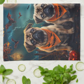 Mops Halloween Spooky Geschirrtuch (Gefaltet)