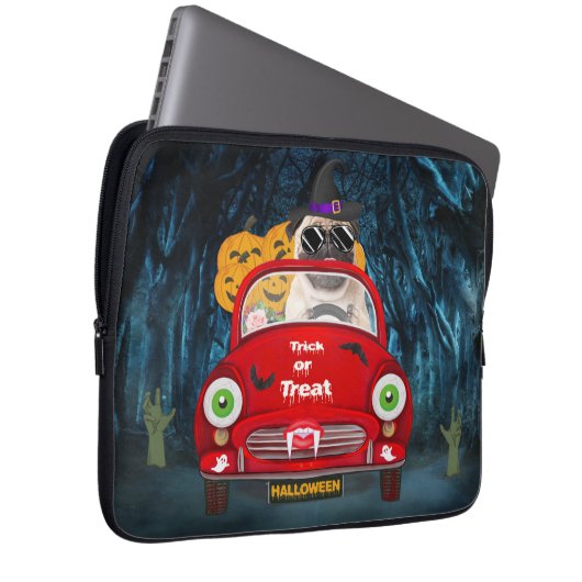 Mops Hund Autofahren Auto Beängstigend Halloween Laptopschutzhülle (Vorne Rechts)