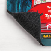 Mops Hund Autofahren Auto Beängstigend Halloween Mousepad (Ecke)