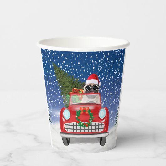 Mops Hund Autofahren im Schnee Weihnachten Pappbecher (Rückseite)