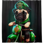 Mops Hund Fahrrad St. Patrick's Day Duschvorhang (Vorderseite)