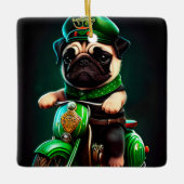 Mops Hund Fahrrad St. Patrick's Day Keramikornament (Vorderseite)