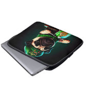 Mops Hund Fahrrad St. Patrick's Day Laptopschutzhülle (Vorne Knopf)