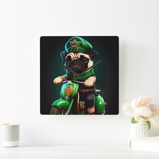 Mops Hund Fahrrad St. Patrick's Day Quadratische Wanduhr (Zuhause)