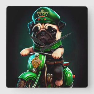 Mops Hund Fahrrad St. Patrick's Day Quadratische Wanduhr