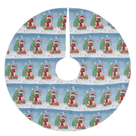 Mops Hund im Schnee mit Weihnachtsgeschenken Polyester Weihnachtsbaumdecke (Vorderseite)