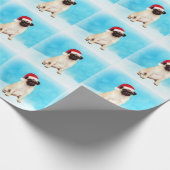 Mops Hund im Schnee sitzen mit Weihnachten Weihnac Geschenkpapier (Ecke)