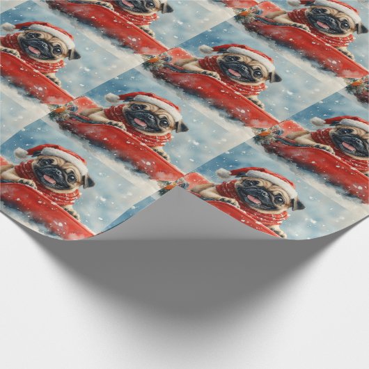 Mops Hund in Sledge Lass es Schnee Weihnachten Geschenkpapier (Ecke)