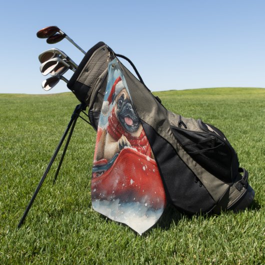 Mops Hund in Sledge Lass es Schnee Weihnachten Golfhandtuch (Gras)