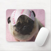 Mops Hund mit Augenmaske im Kopf im Bett, Mousepad (Mit Mouse)