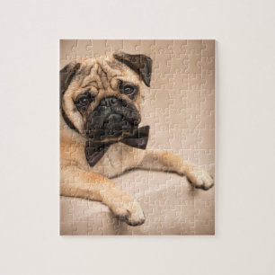 Mops-Hund mit Bogen-Krawatte Puzzle