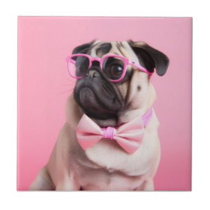 Mops-Hund mit Fliege Fliese