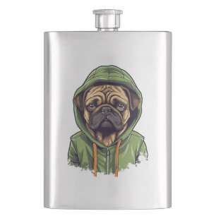 Mops Hund trägt grüne Hoodie Flachmann