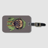 Mops Hund trägt grüne Hoodie Gepäckanhänger (Vorderseite (Horizontal))