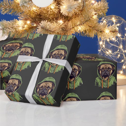 Mops Hund trägt grüne Hoodie Geschenkpapier (Feiertage)
