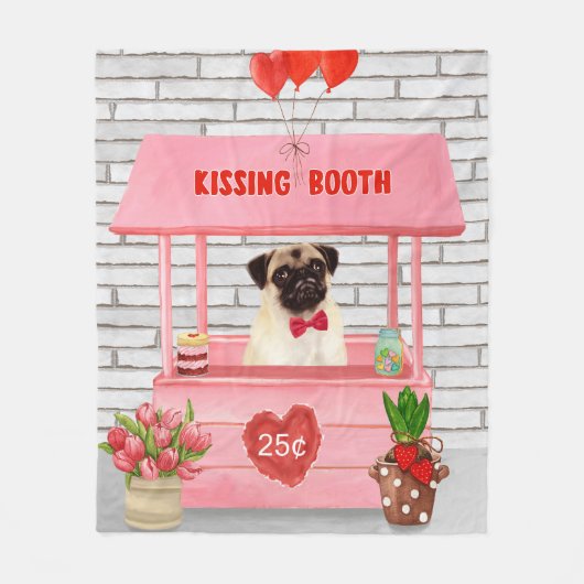 Mops Hund Valentinstag Kissing-Stand Fleecedecke (Vorderseite)