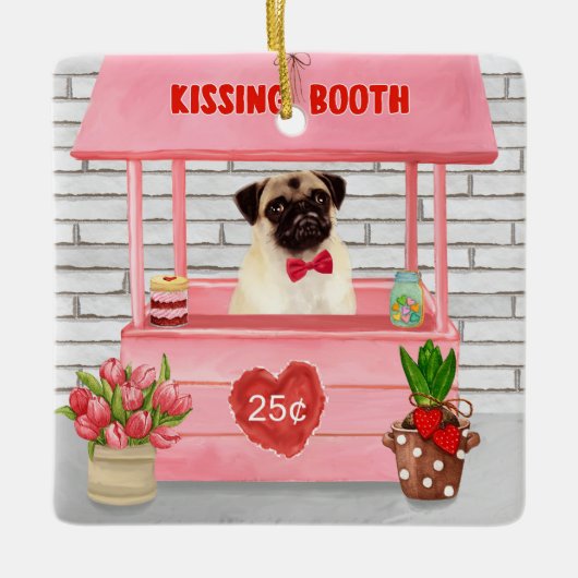 Mops Hund Valentinstag Kissing-Stand Keramikornament (Vorderseite)