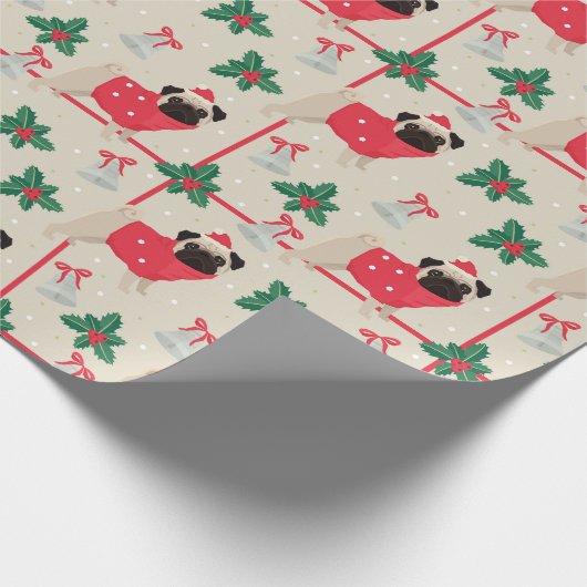 Mops Hunde mit Sweater & Christmas Weihnachtsmannm Geschenkpapier (Ecke)