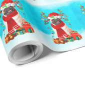 Mops im Schnee mit Weihnachtsgeschenken Geschenkpapier (Rolleneckpunkt)