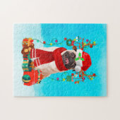 Mops im Schnee mit Weihnachtsgeschenken Puzzle (Horizontal)