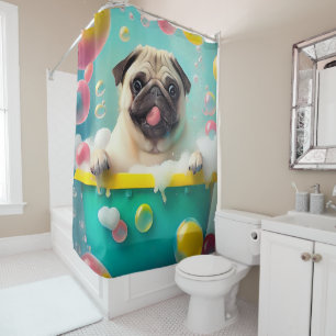 Mops in der Badewanne mit Blasen Duschvorhang