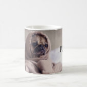 Mops in der umfassenden Tasse (Mittel)