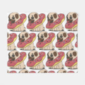 Mops in Donut Fleecedecke (Vorderseite (Horizontal))