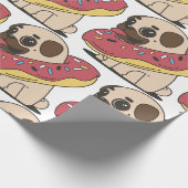 Mops in Donut Geschenkpapier (Ecke)