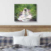 Mops in einer Blankette Leinwanddruck (Insitu (Schlafzimmer))