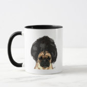 Mops in einer schlechten Wiege Tasse (Links)