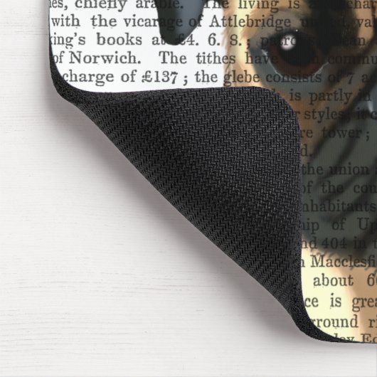 Mops in flacher Kappe Mousepad (Ecke)