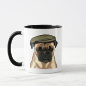 Mops in flacher Kappe Tasse (Links)