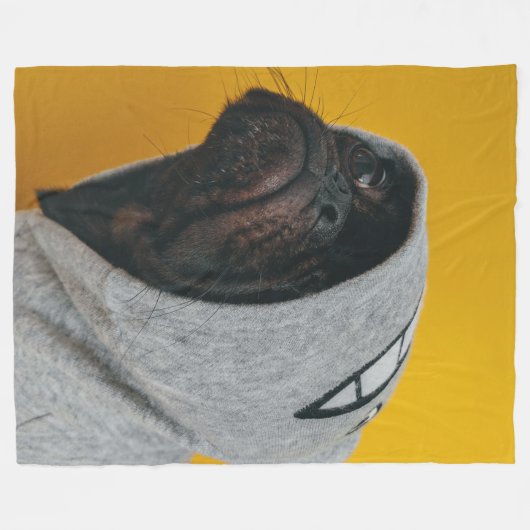MOPS in HOODIE Fleecedecke (Vorderseite (Horizontal))