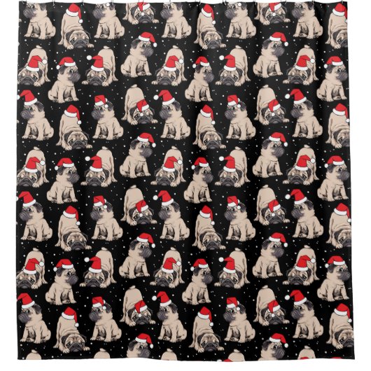 Mops in Weihnachtsmannmützen Weihnachtsmuster Duschvorhang (Vorderseite)