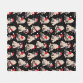 Mops in Weihnachtsmannmützen Weihnachtsmuster Fleecedecke (Vorderseite (Horizontal))