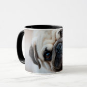 Mops-Kopfneigung Tasse (Vorderseite Links)