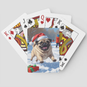 Mops läuft im Schnee mit Weihnachtsmütze Spielkarten